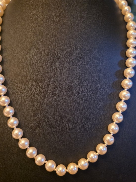 Jewelry - Classic Cream White Pearl Necklace - Wedding Necklace.